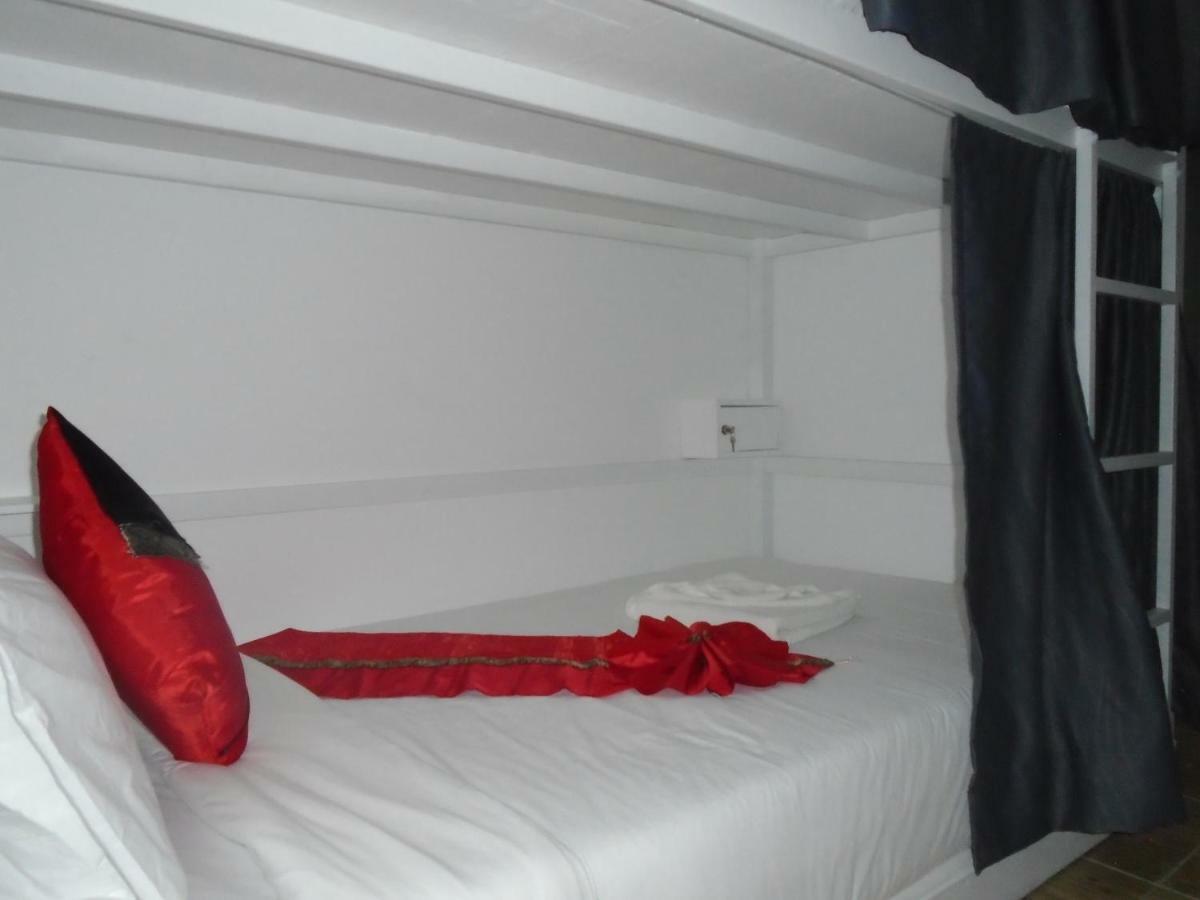 Panda Hostel Phuket (Adults Only) Patong Extérieur photo