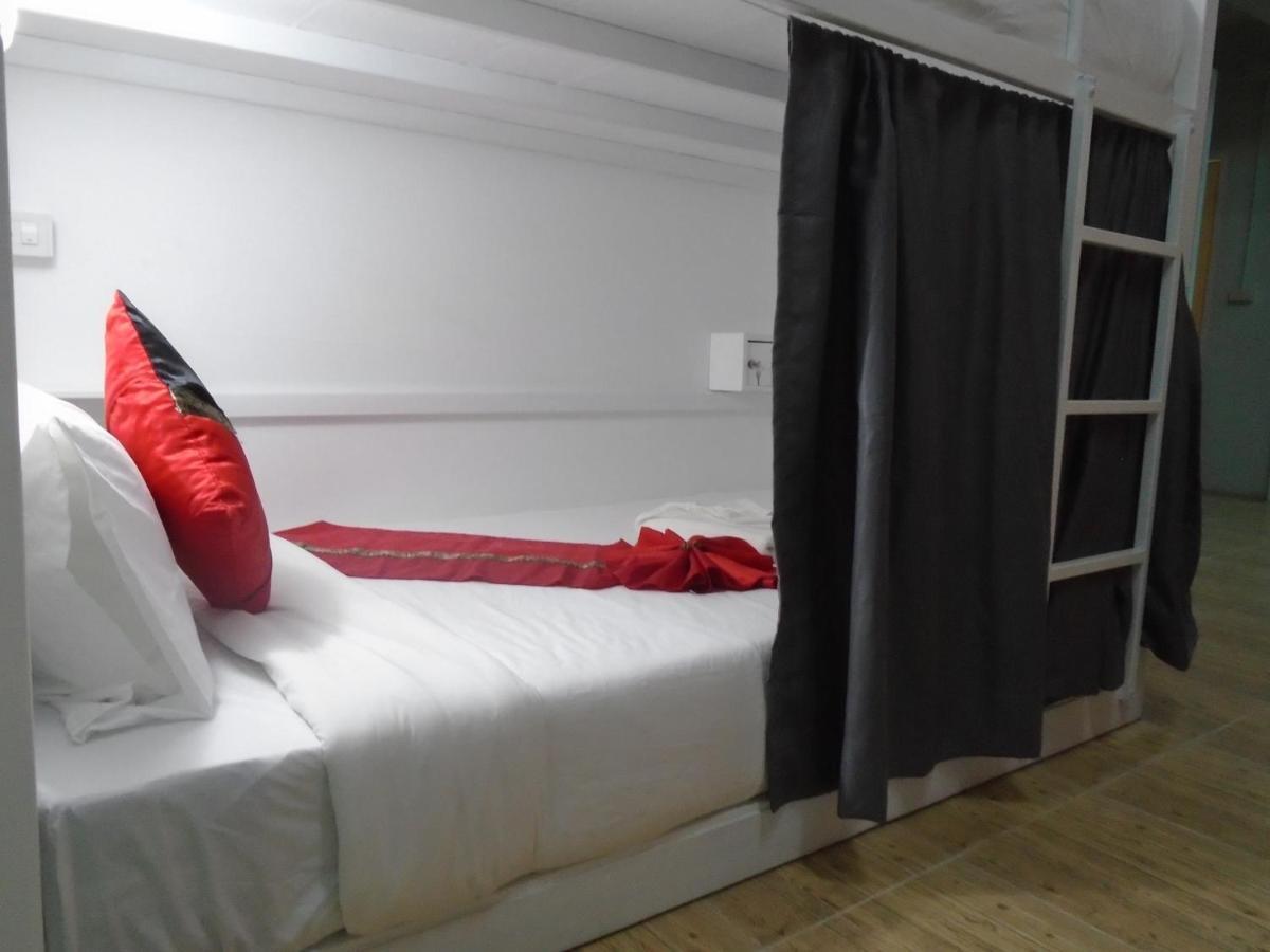 Panda Hostel Phuket (Adults Only) Patong Extérieur photo